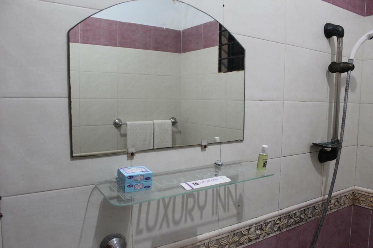 Luxury Inn Karachi Exterior foto